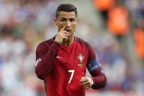 FIFA世界杯2026-冷刃出鞘，穆雷关键爆冷力挽狂澜率塞尔维亚逆袭取胜